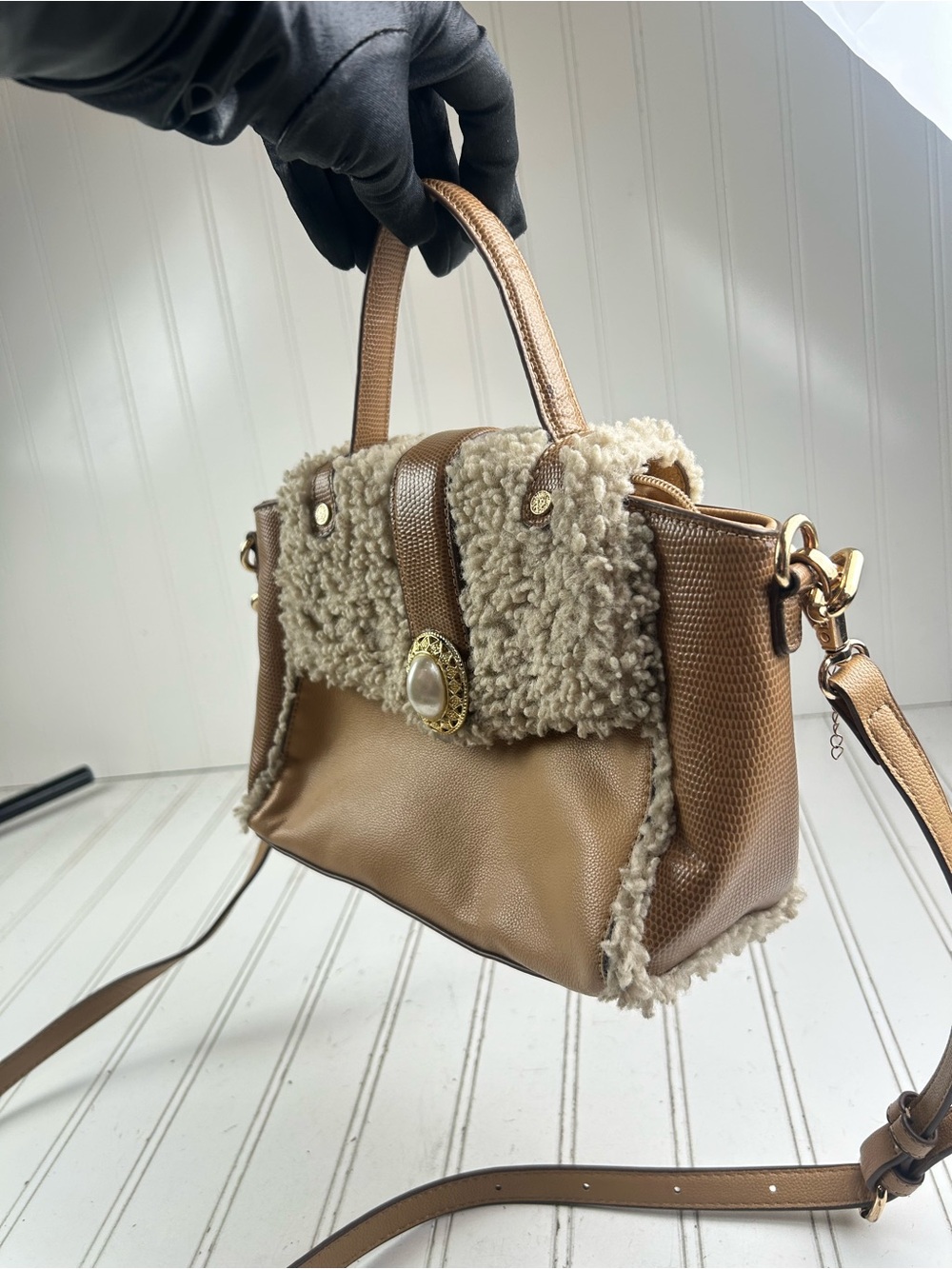 Anne Klein Vintage Y2K Mixed Media Sherpa Crossbody Satchel Brown Pearl Accent - Picture 11 of 15